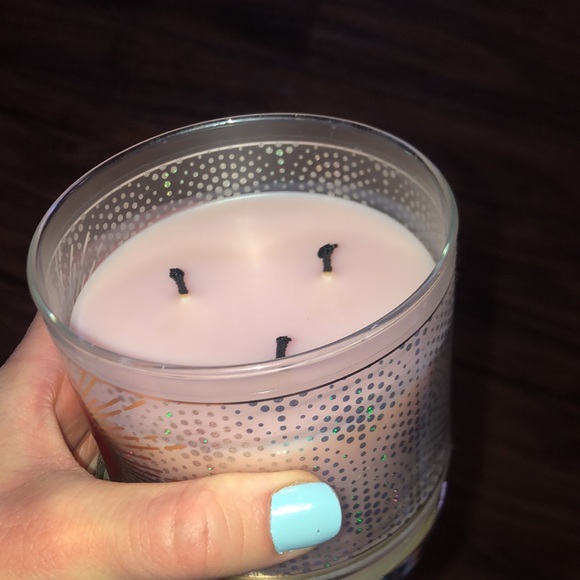 Champagne toast bath and body works candle - Picture 3 of 3